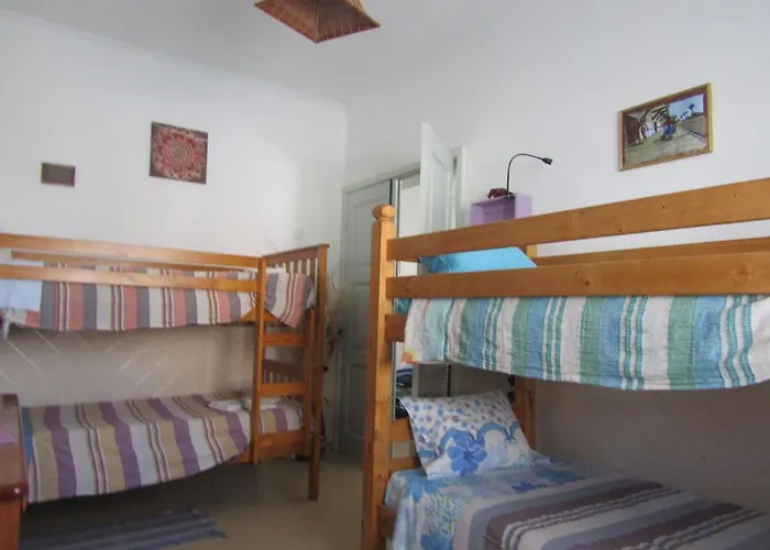 אכסניה West Coast Surf