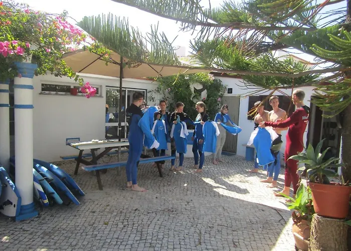 אכסניה West Coast Surf *