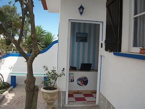 אכסניה West Coast Surf