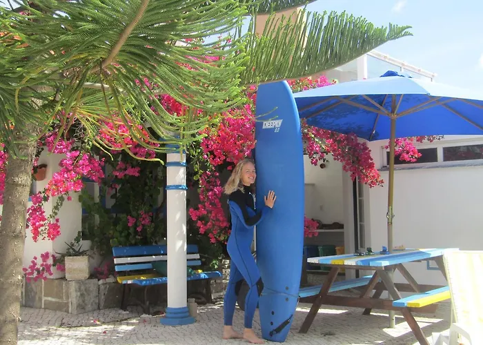 אכסניה West Coast Surf