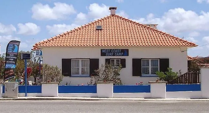 אכסניה West Coast Surf *